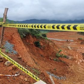 Các tỉnh Tây Nguyên tập trung ứng phó mưa lũ, sụt lún, sạt lở đất, bảo đảm an toàn hồ đập