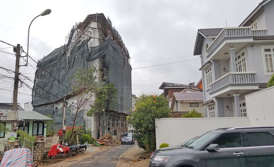 khach-san-o-trung-tam-da-lat-xay-vuot-tang-sai-phep-800m²