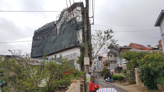 khach-san-o-trung-tam-da-lat-xay-vuot-tang-sai-phep-800m²
