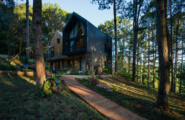 biet-thu-nghi-duong-go-thong-mai-doc-an-minh-giua-rung-thong-da-lat