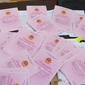 Bất động sản 24h: Mời dân nhận hơn 4.500 sổ đỏ tồn đọng