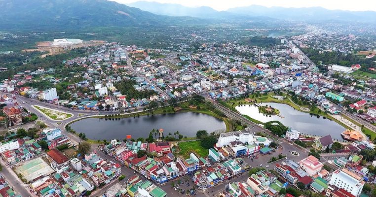 lam-dong-doanh-nghiep-bi-phat-330-trieu-dong-vi-xay-dung-nha-thi-dau-bong-da-bai-dua-xe-dia-hinh-va-khu-nha-tro-khong-tuan-thu-quy-hoach