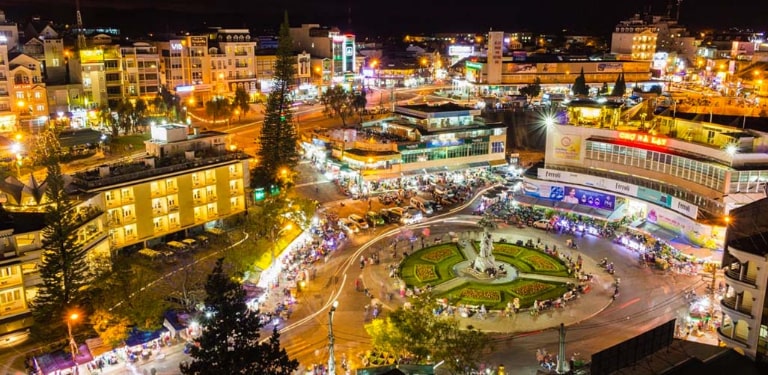 da-lat-bat-dau-trien-khai-ke-hoach-phat-trien-kinh-te-ban-dem