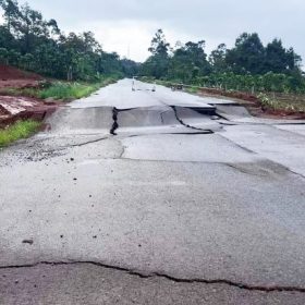 Tuyến tránh TP. Bảo Lộc hơn 800 tỉ chưa kịp thông xe đã bị nứt