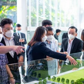 Bỏ quy định bắt buộc giao dịch bất động sản qua sàn, môi giới “hết việc”?